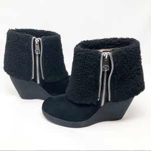 MICHAEL KORS WOMEN BOOTIE. SIZE 9